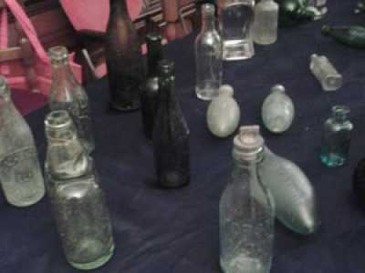 Parte della collezione di bottiglie 